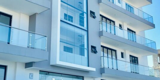 Apartamento de Excelente Terminaciones en Santiago. Ave Hispanoamericana.